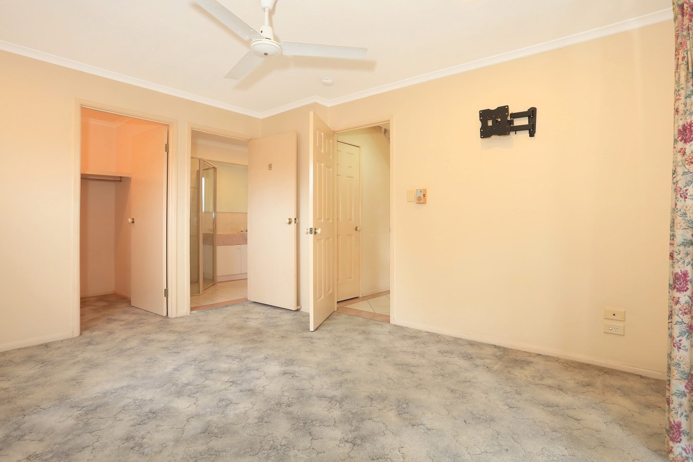 2/2 Tara Terrace CARRARA 7
