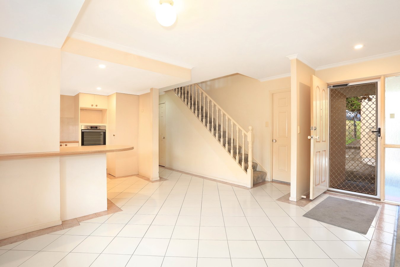2/2 Tara Terrace CARRARA 9