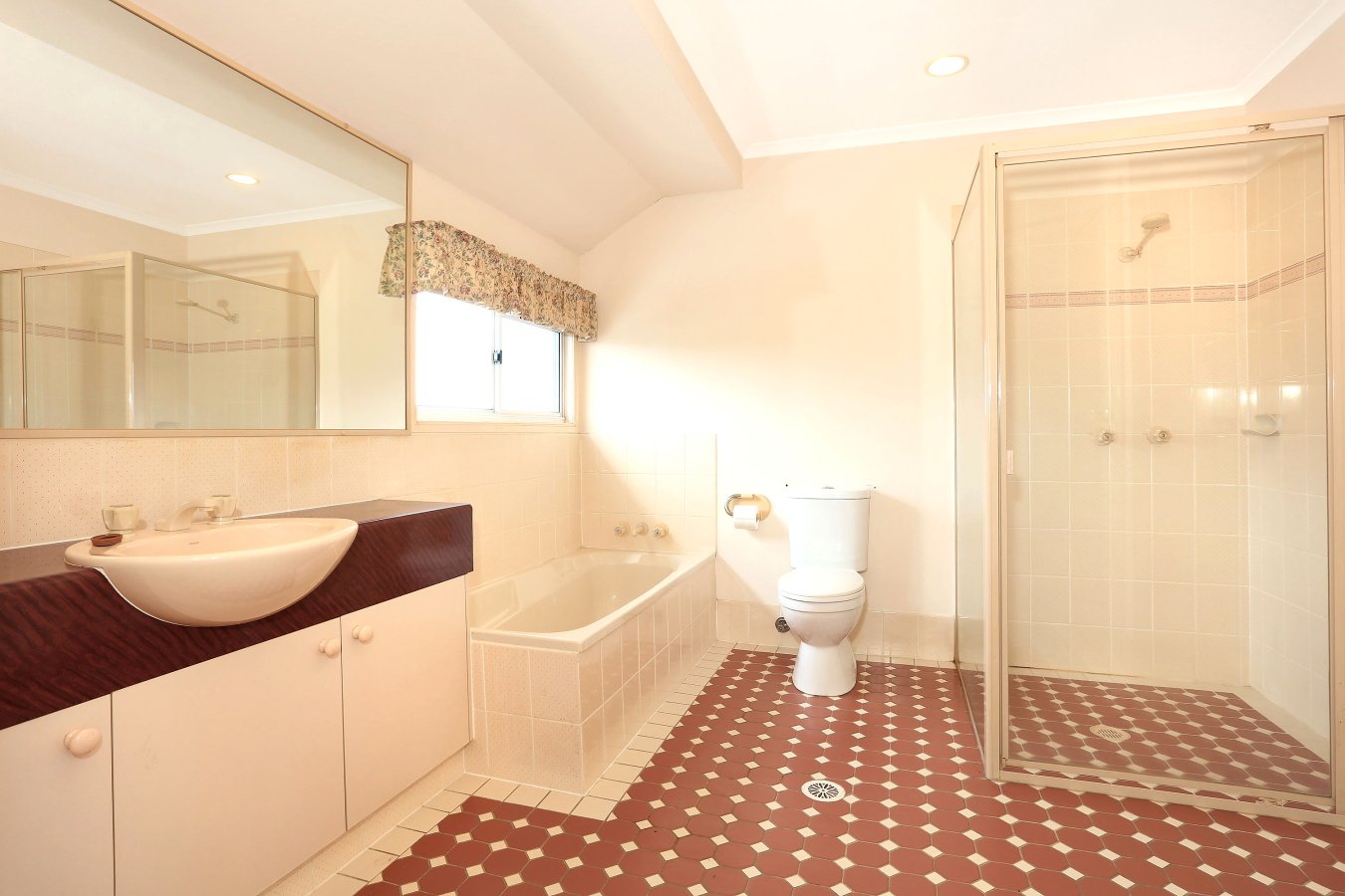 2/2 Tara Terrace CARRARA 10