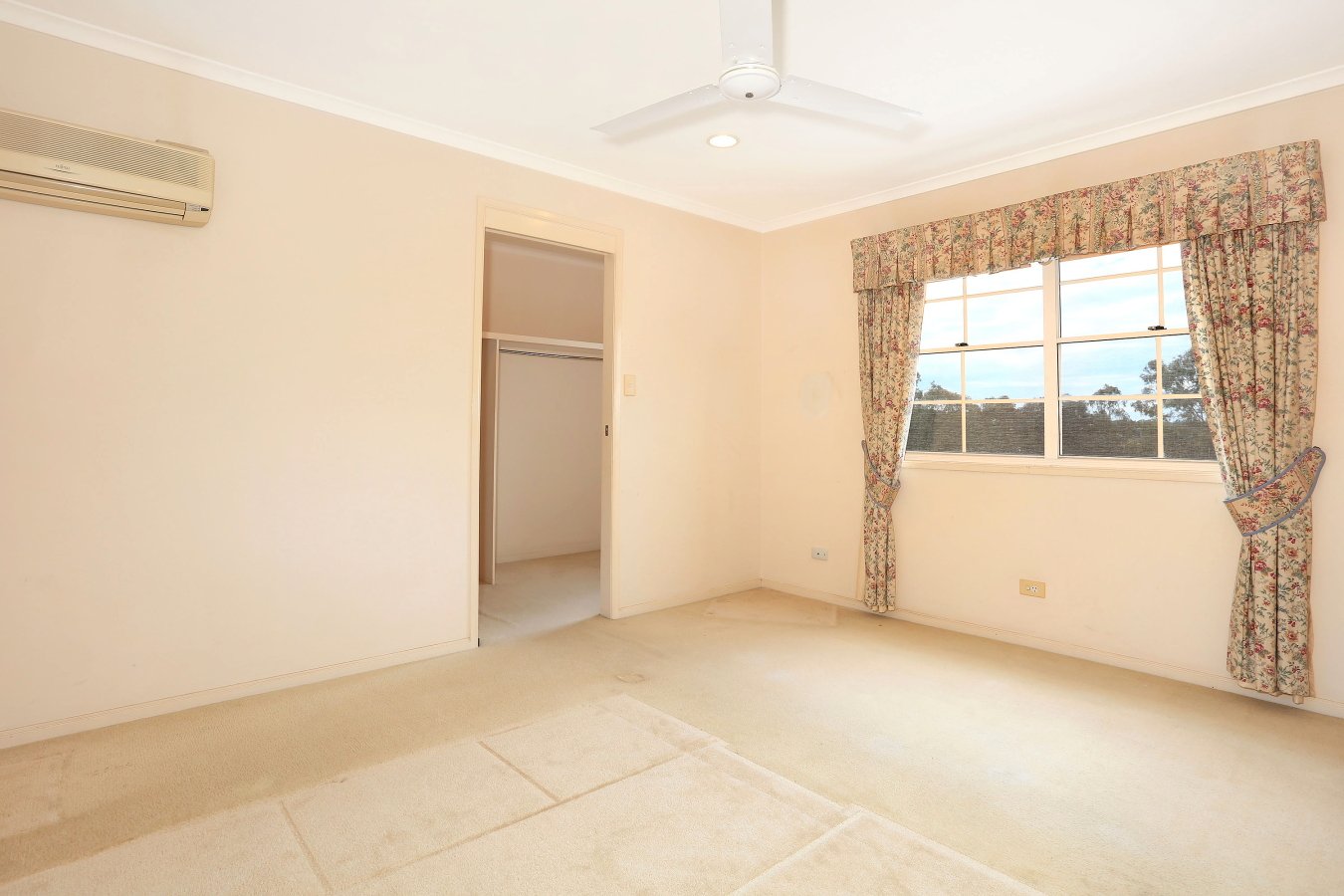 2/2 Tara Terrace CARRARA 11