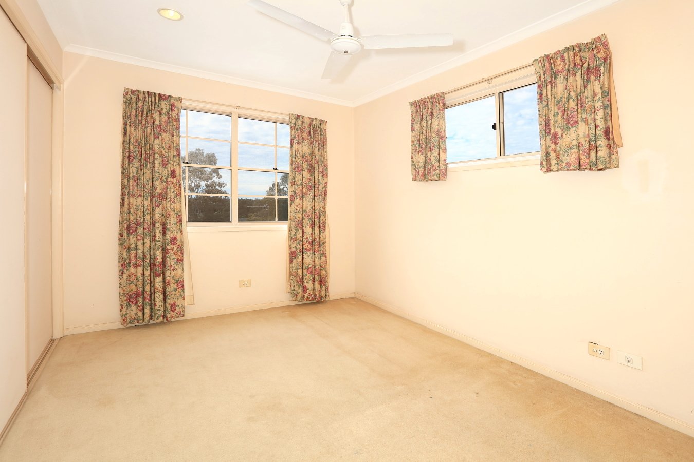 2/2 Tara Terrace CARRARA 13