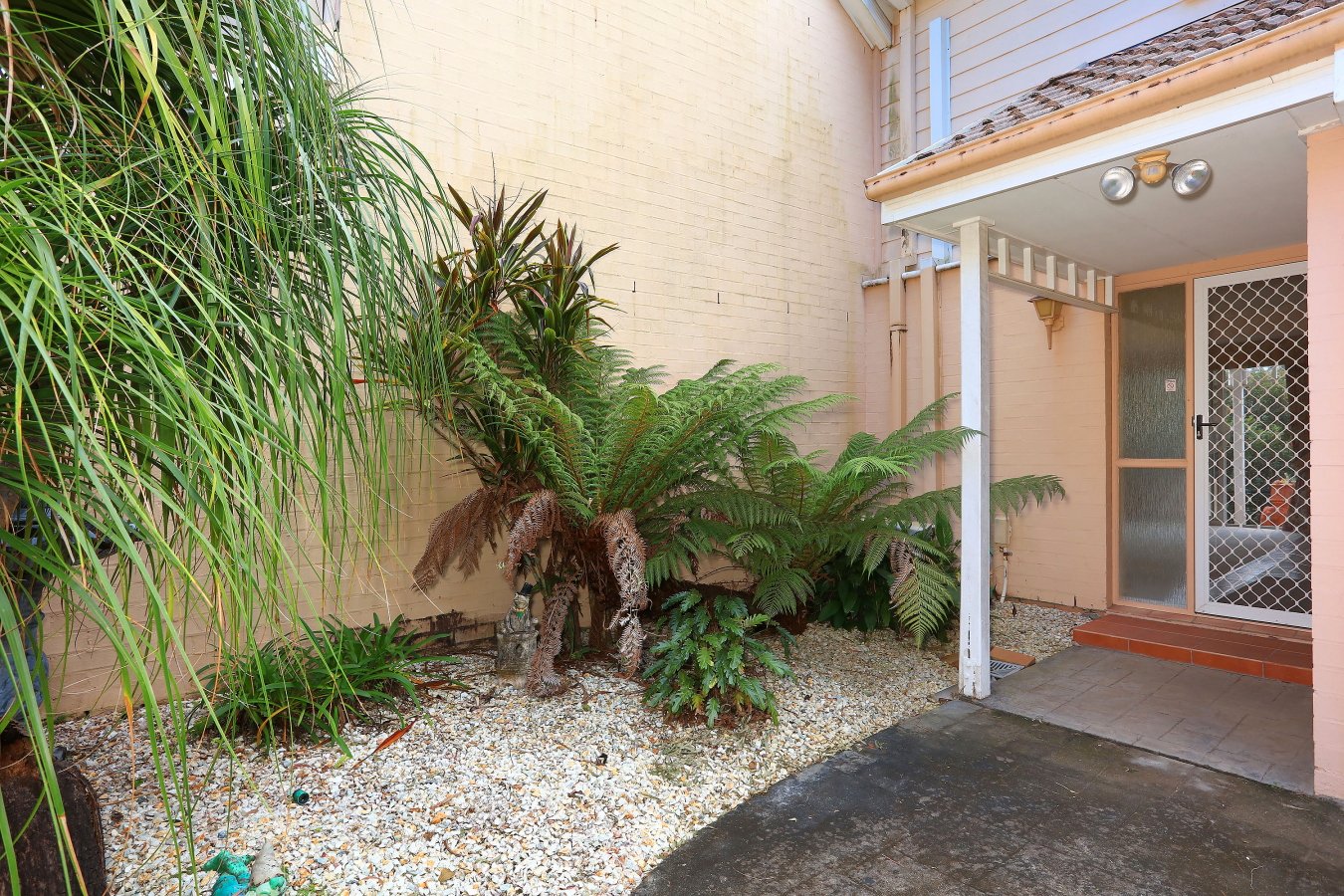 2/2 Tara Terrace CARRARA 16
