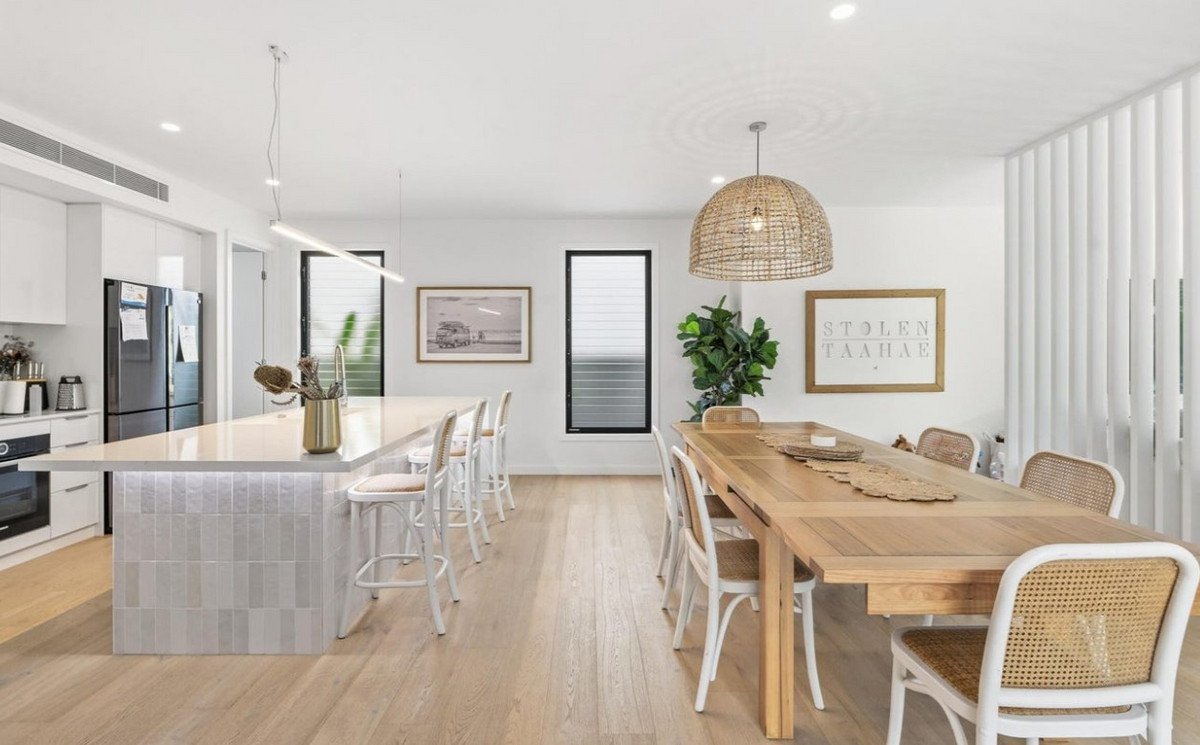 22 Tawarri Crescent Burleigh Heads 3