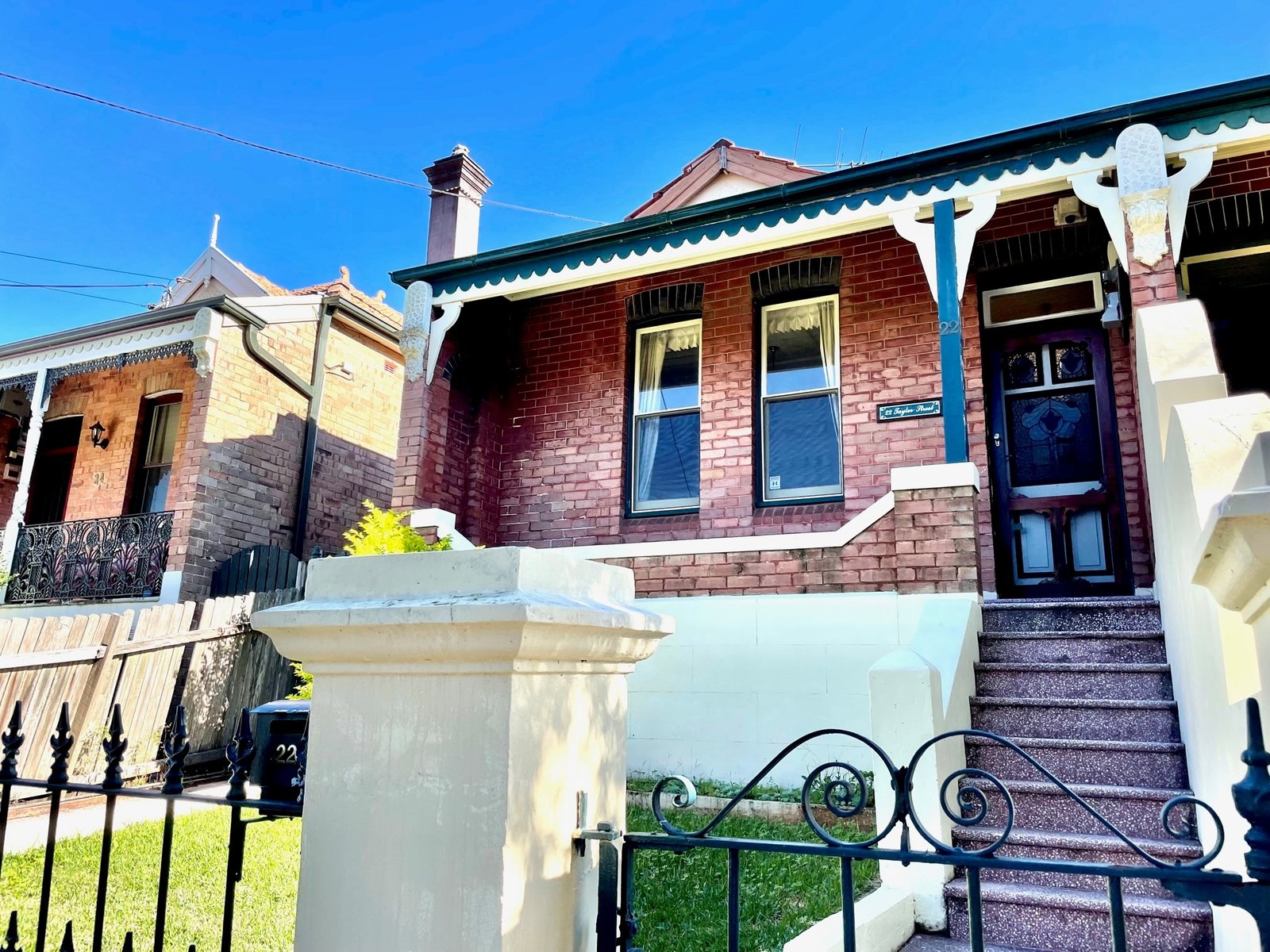 22 Taylor Street KOGARAH 1