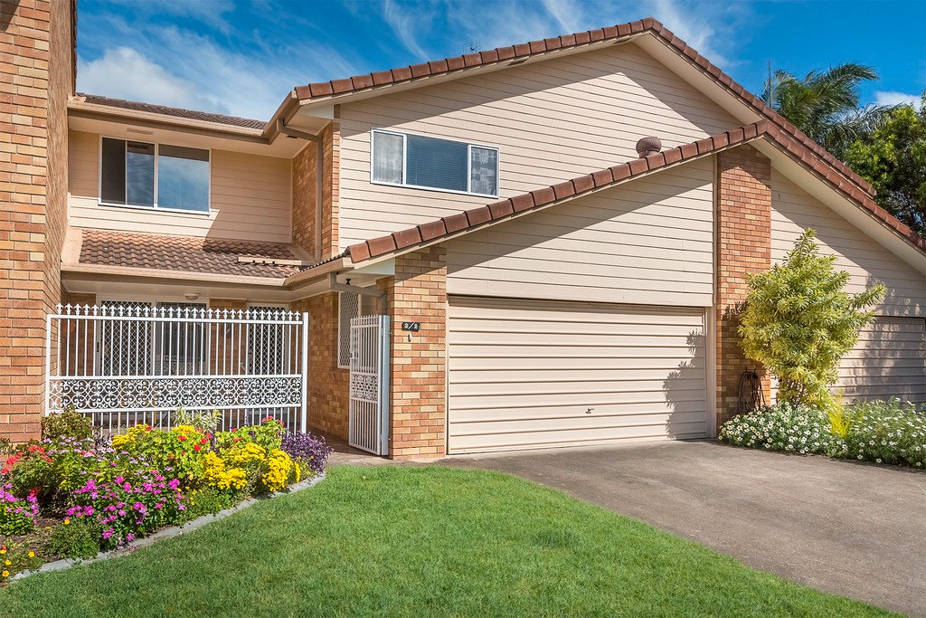 2/2 Teal Court BURLEIGH WATERS 1