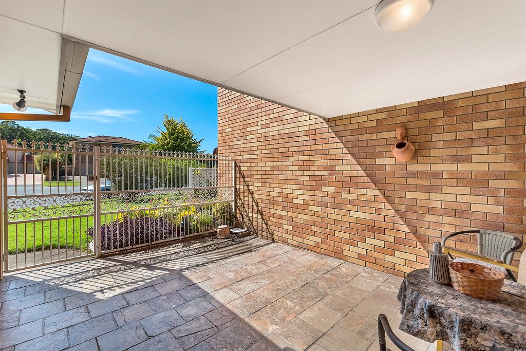 2/2 Teal Court BURLEIGH WATERS 4