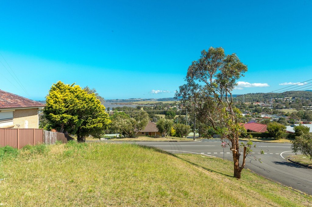 22 Thirroul Road KANAHOOKA 1