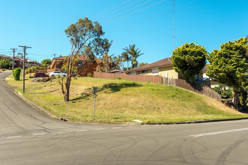 22 Thirroul Road KANAHOOKA 2