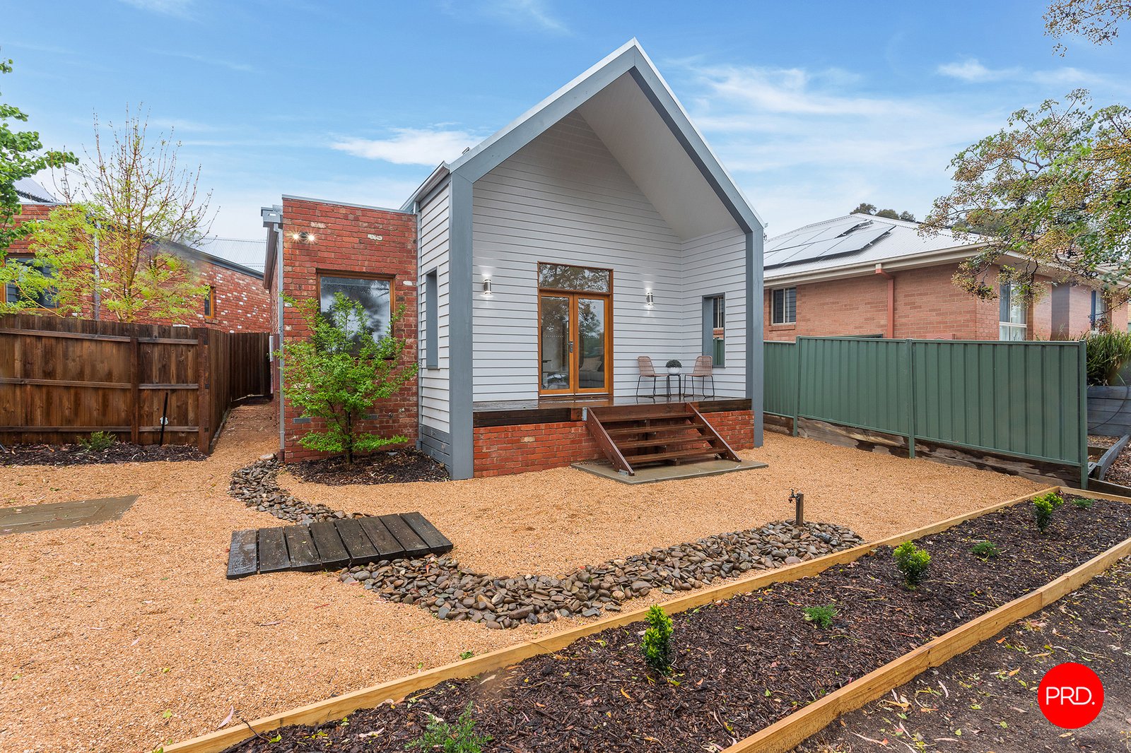 2/2 Thompson Street LONG GULLY 2