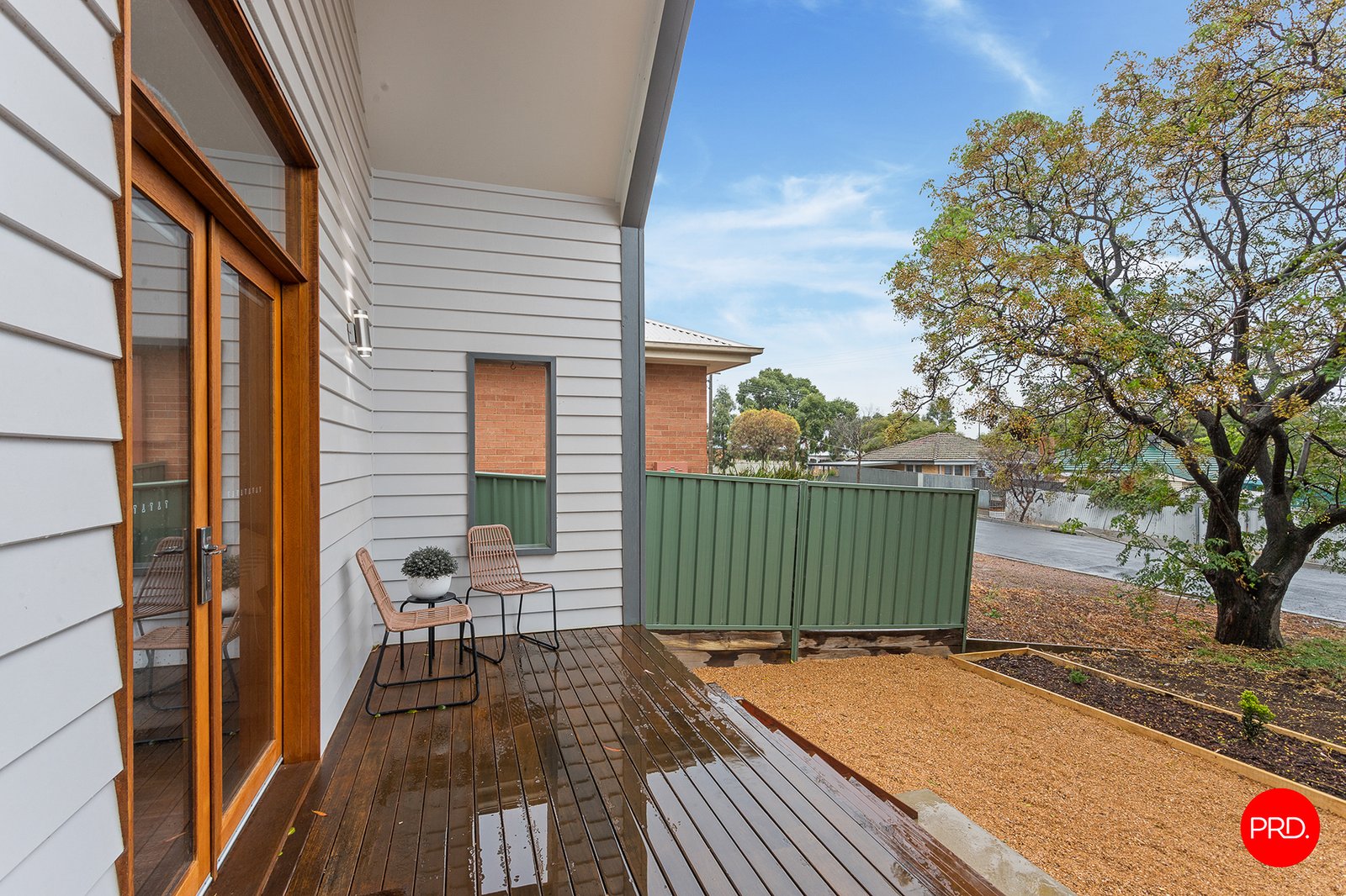 2/2 Thompson Street LONG GULLY 3