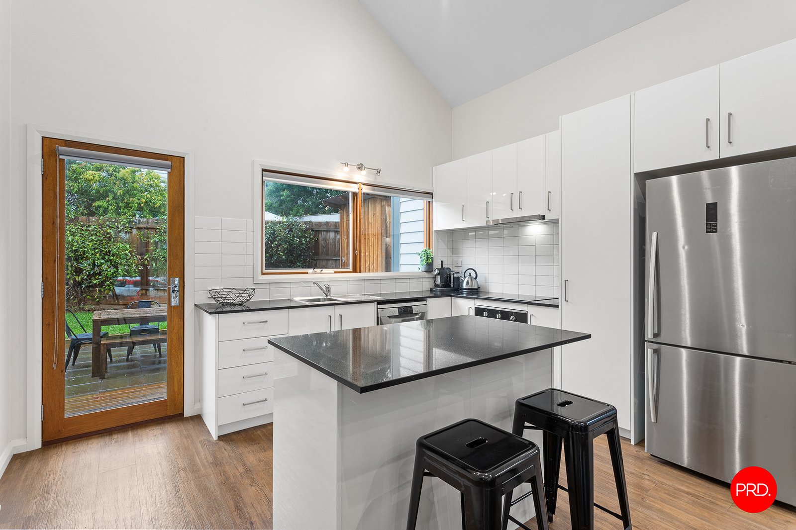 2/2 Thompson Street LONG GULLY 8