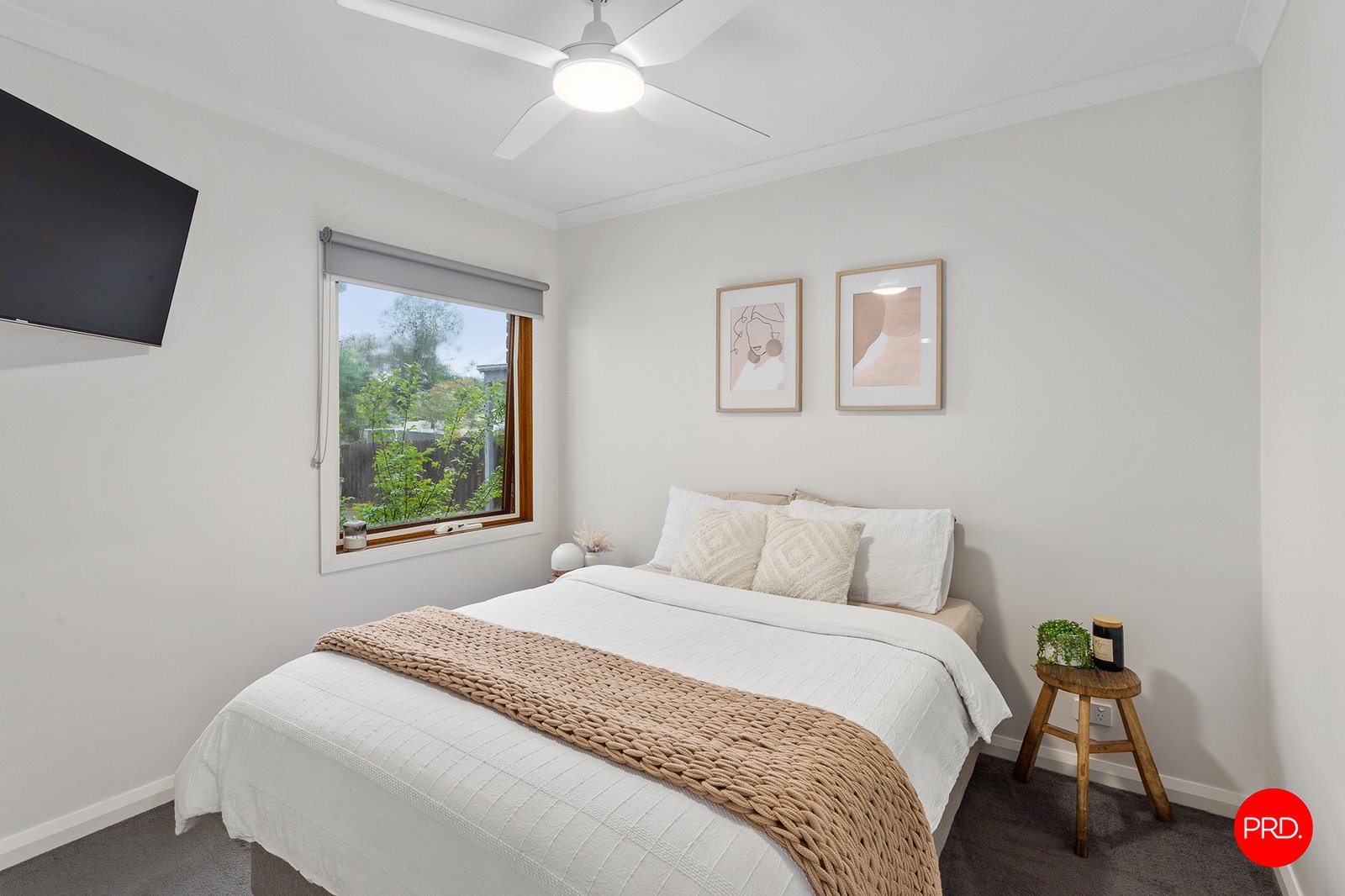 2/2 Thompson Street LONG GULLY 11
