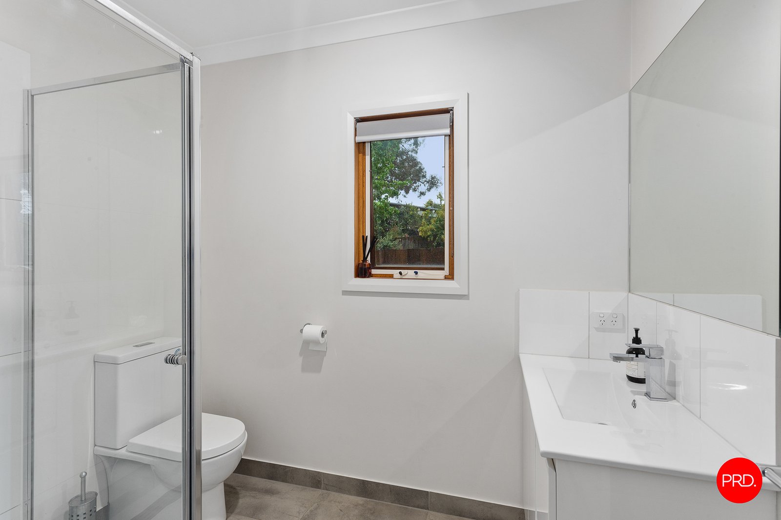 2/2 Thompson Street LONG GULLY 13