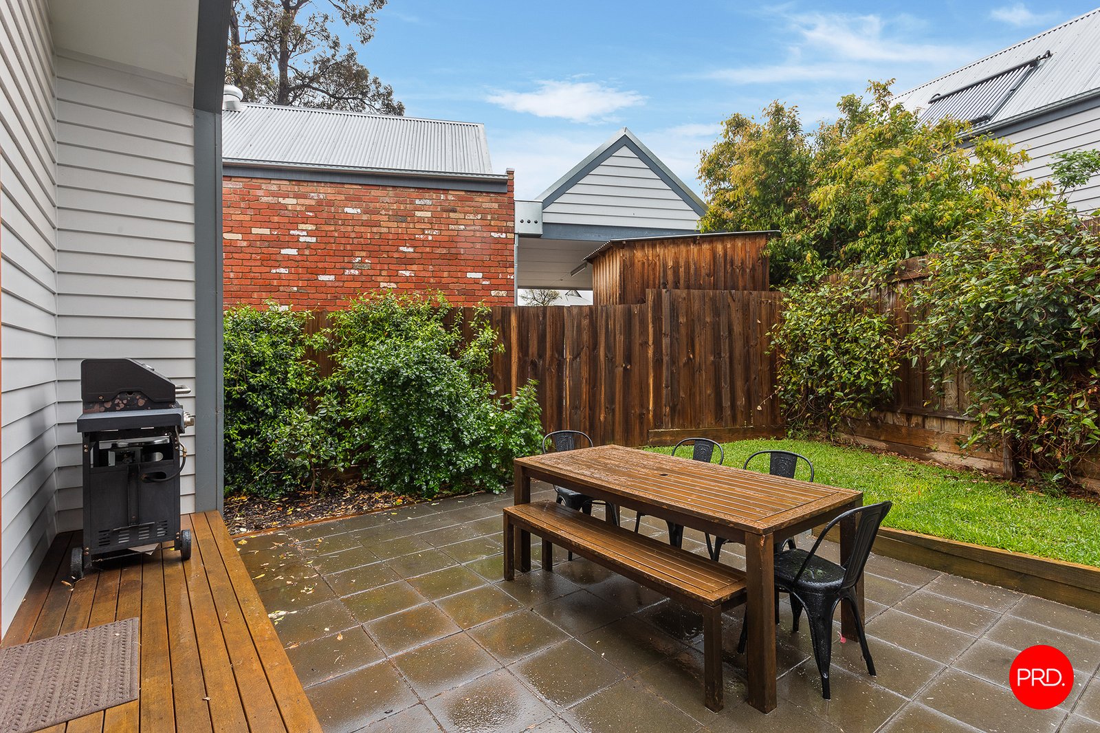 2/2 Thompson Street LONG GULLY 16