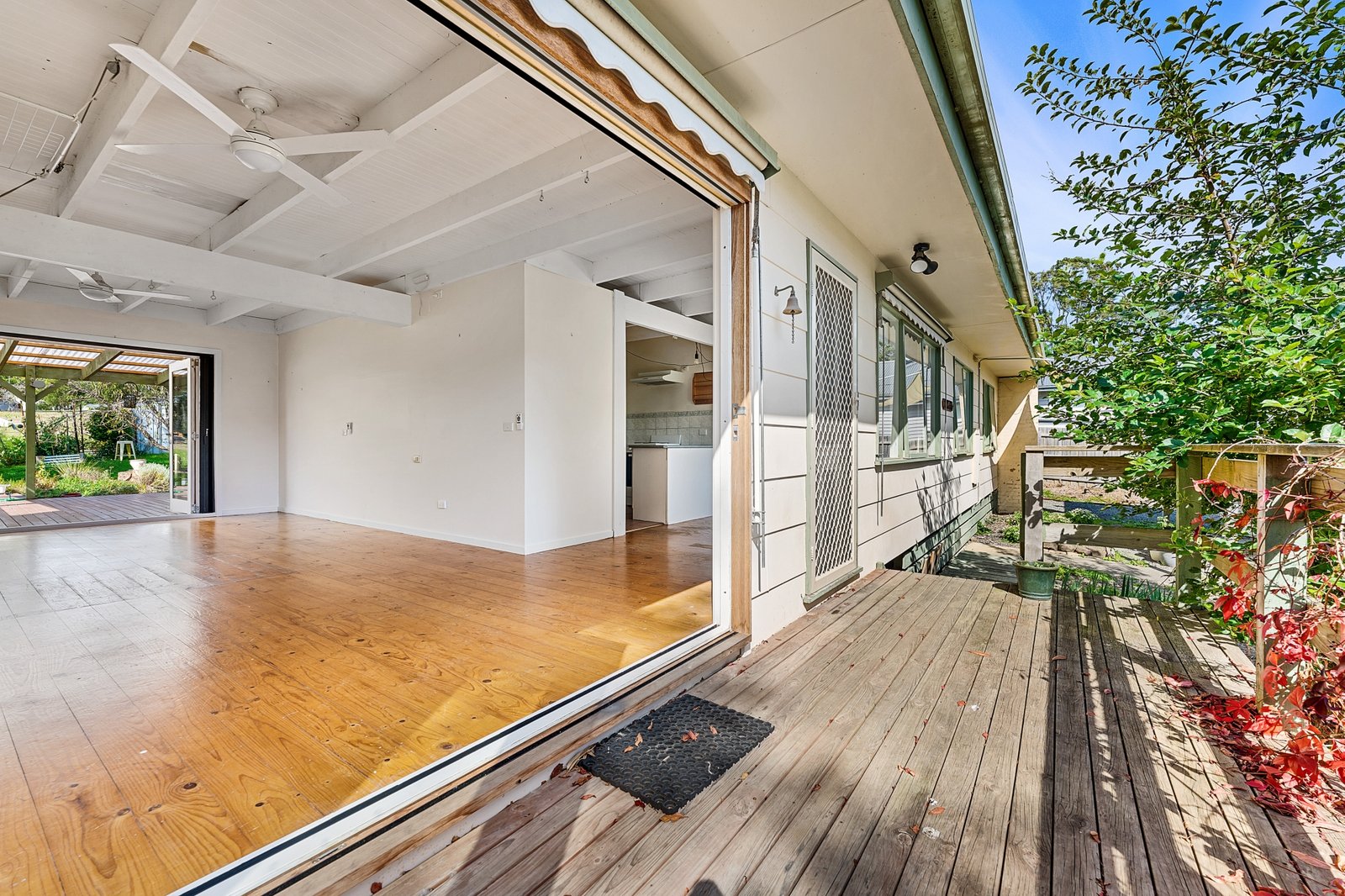 Real Estate and Property in 22 Timber Lane, Woodend, VIC