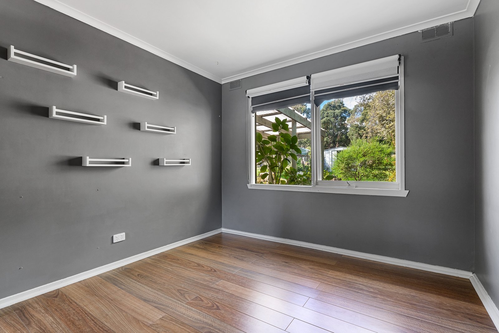 Real Estate and Property in 22 Timber Lane, Woodend, VIC
