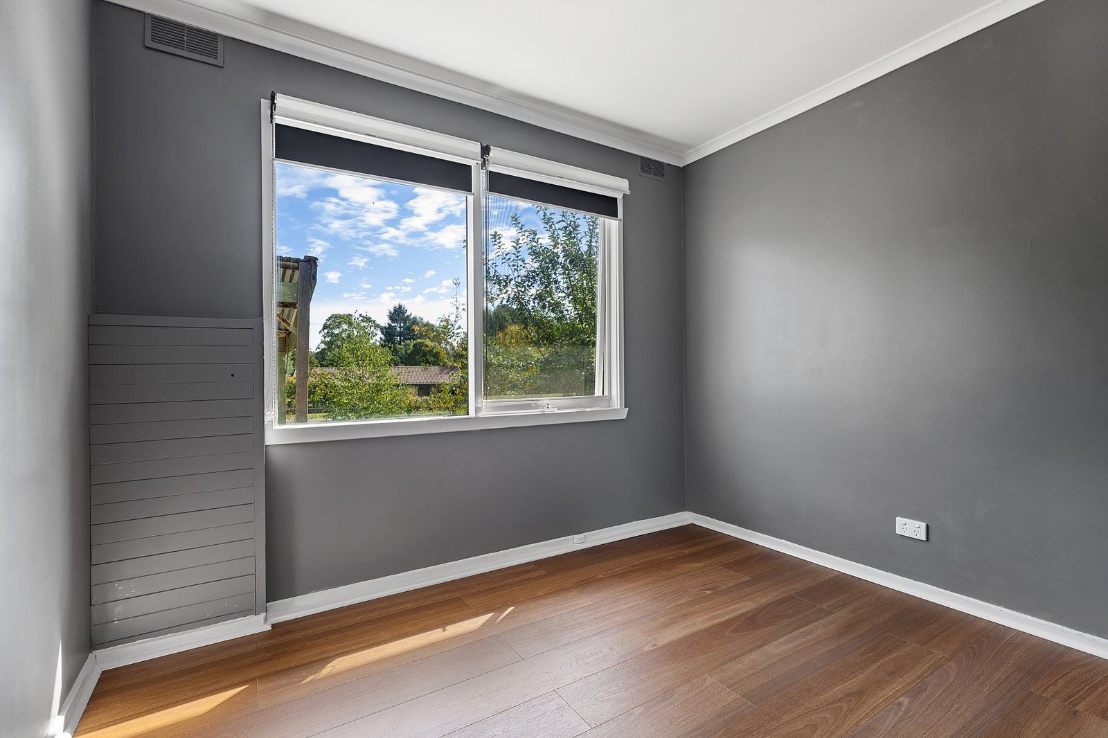 Real Estate and Property in 22 Timber Lane, Woodend, VIC