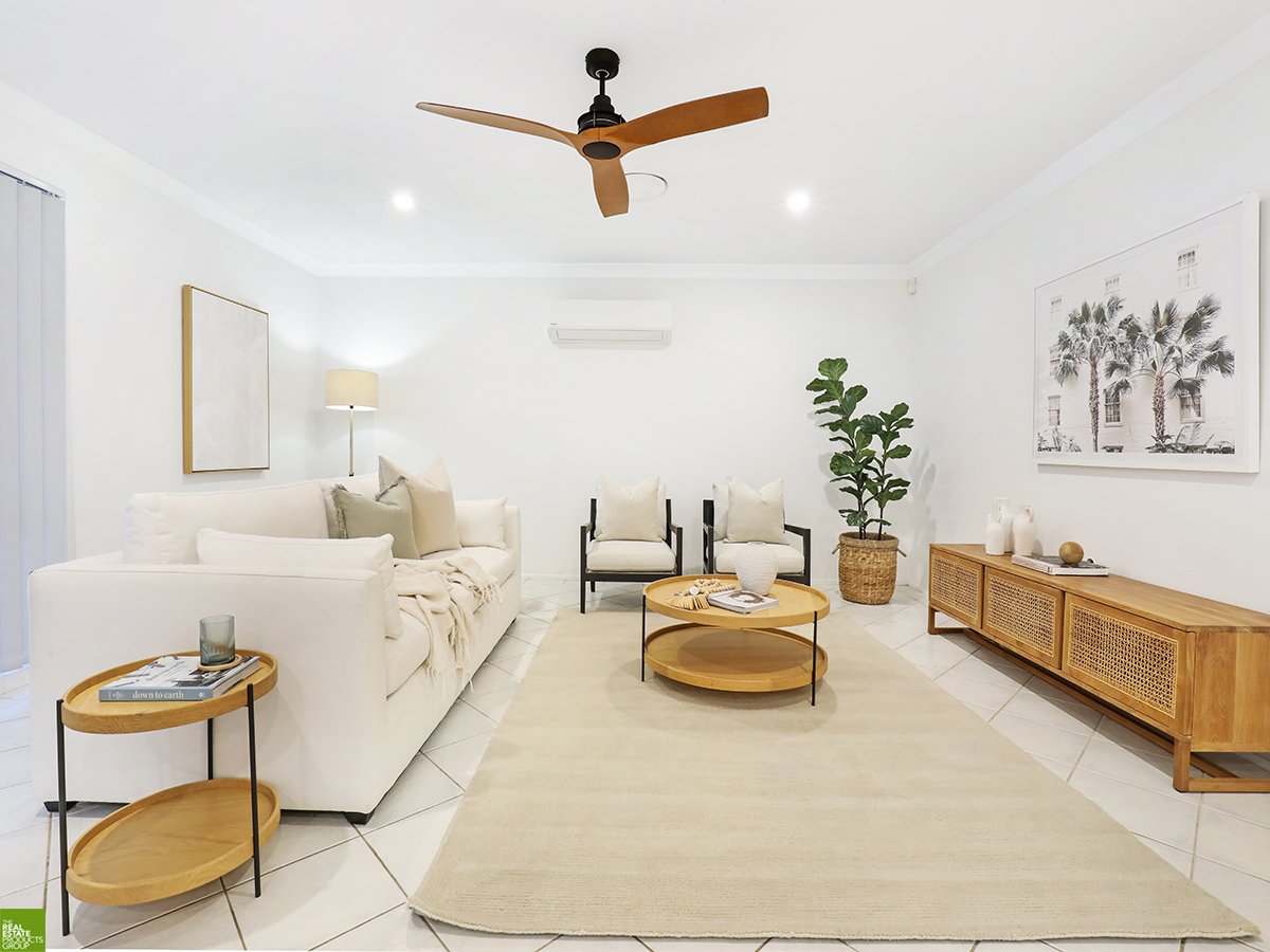 22 Timms Place HORSLEY 2