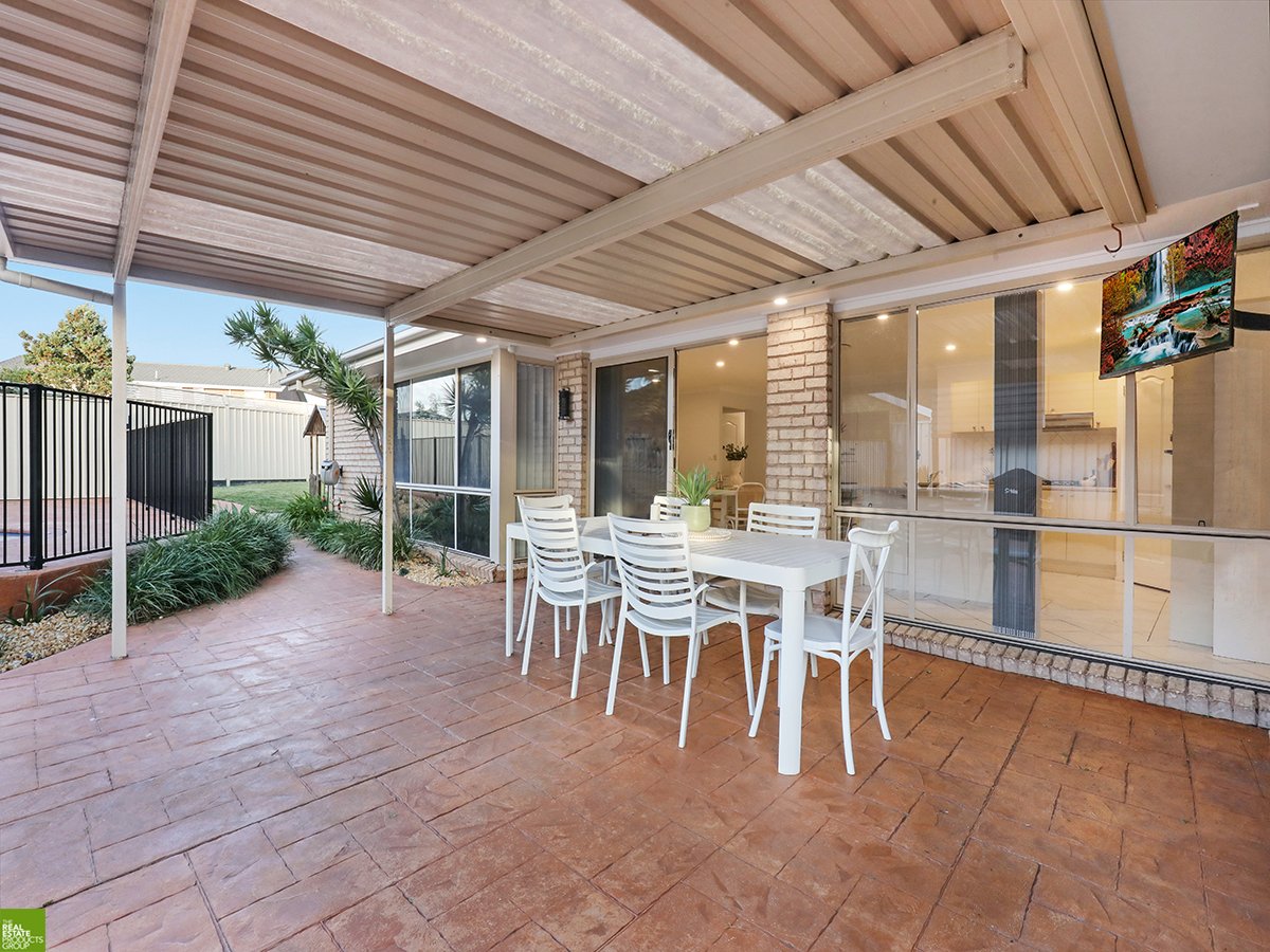 22 Timms Place HORSLEY 14