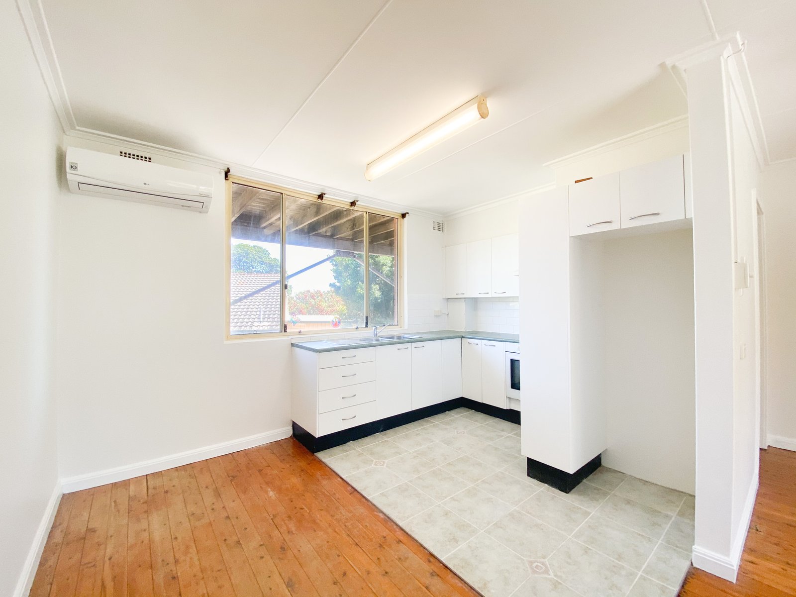 2/2 Victor Parade SHOAL BAY 4