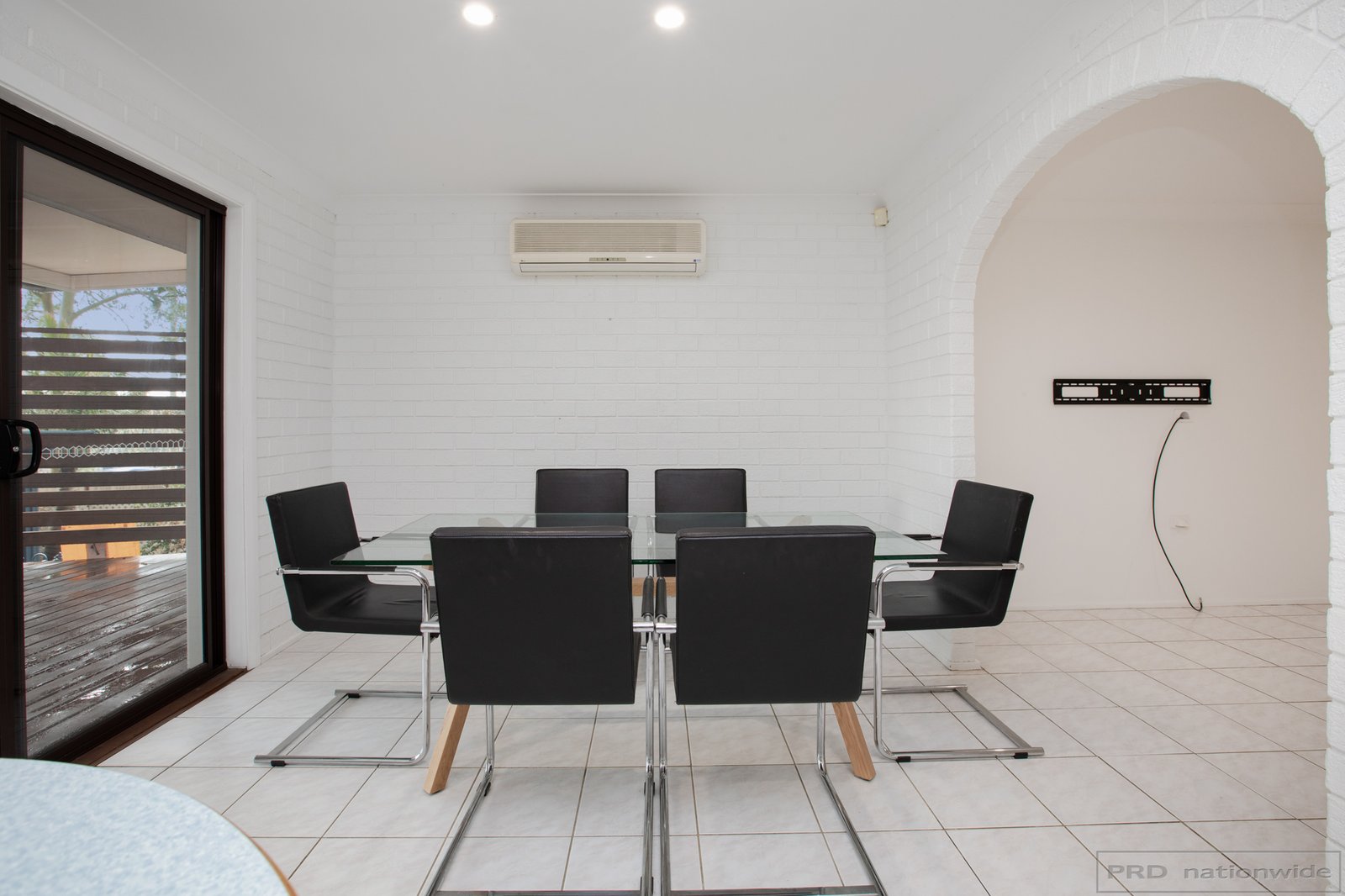 22 Wakehurst Crescent METFORD 8