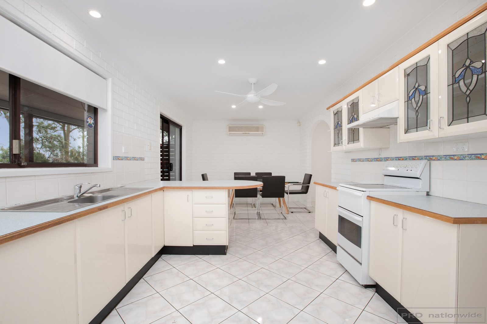 22 Wakehurst Crescent METFORD 10