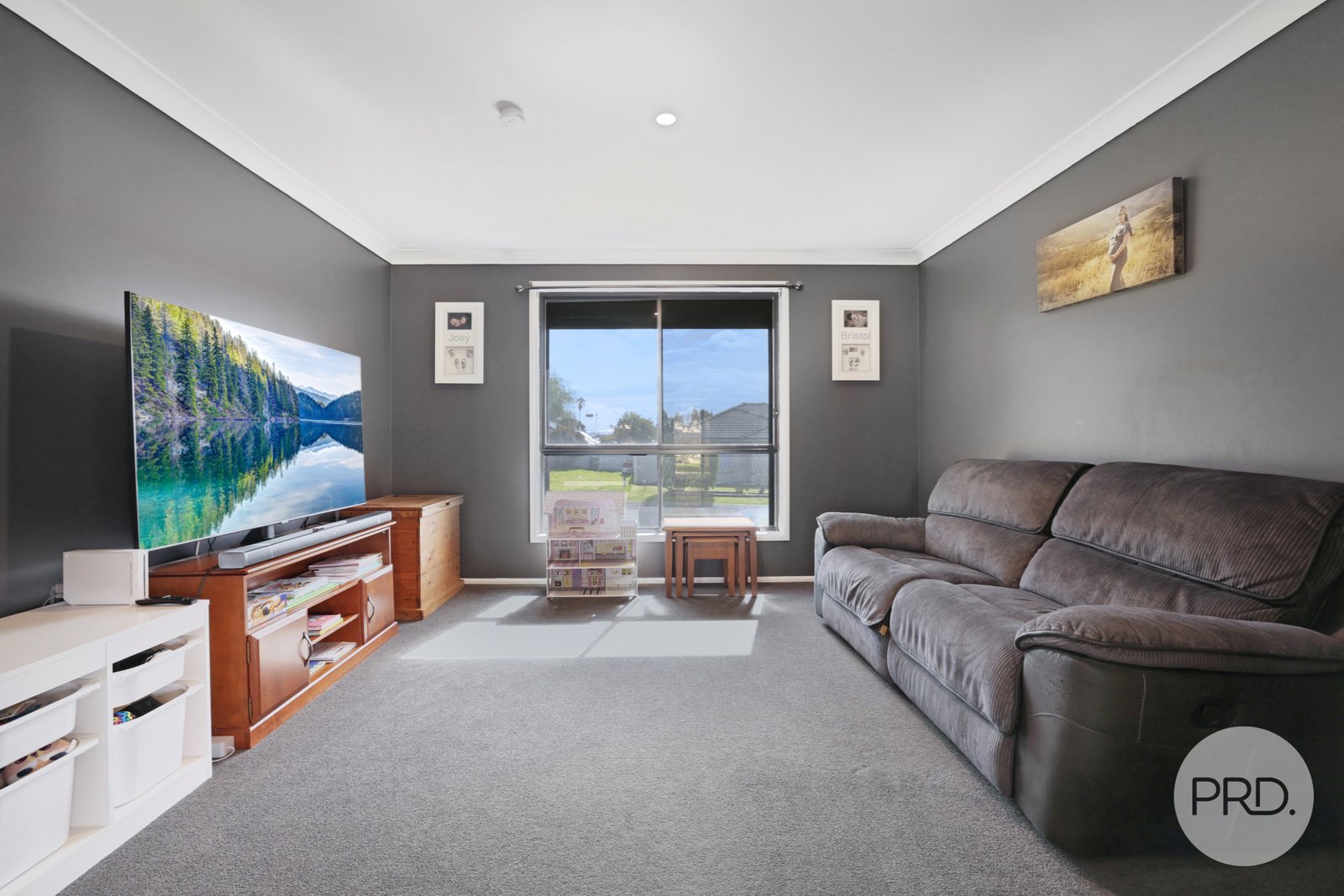 22 Warburton Drive TAMWORTH 8