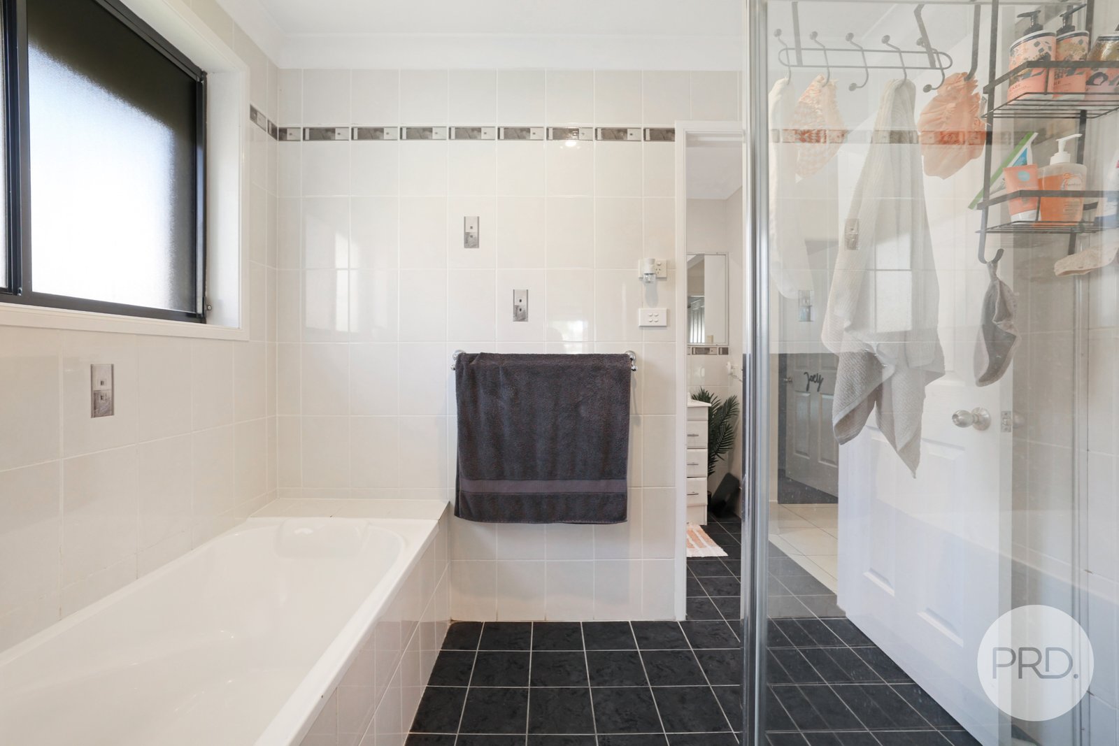 22 Warburton Drive TAMWORTH 12