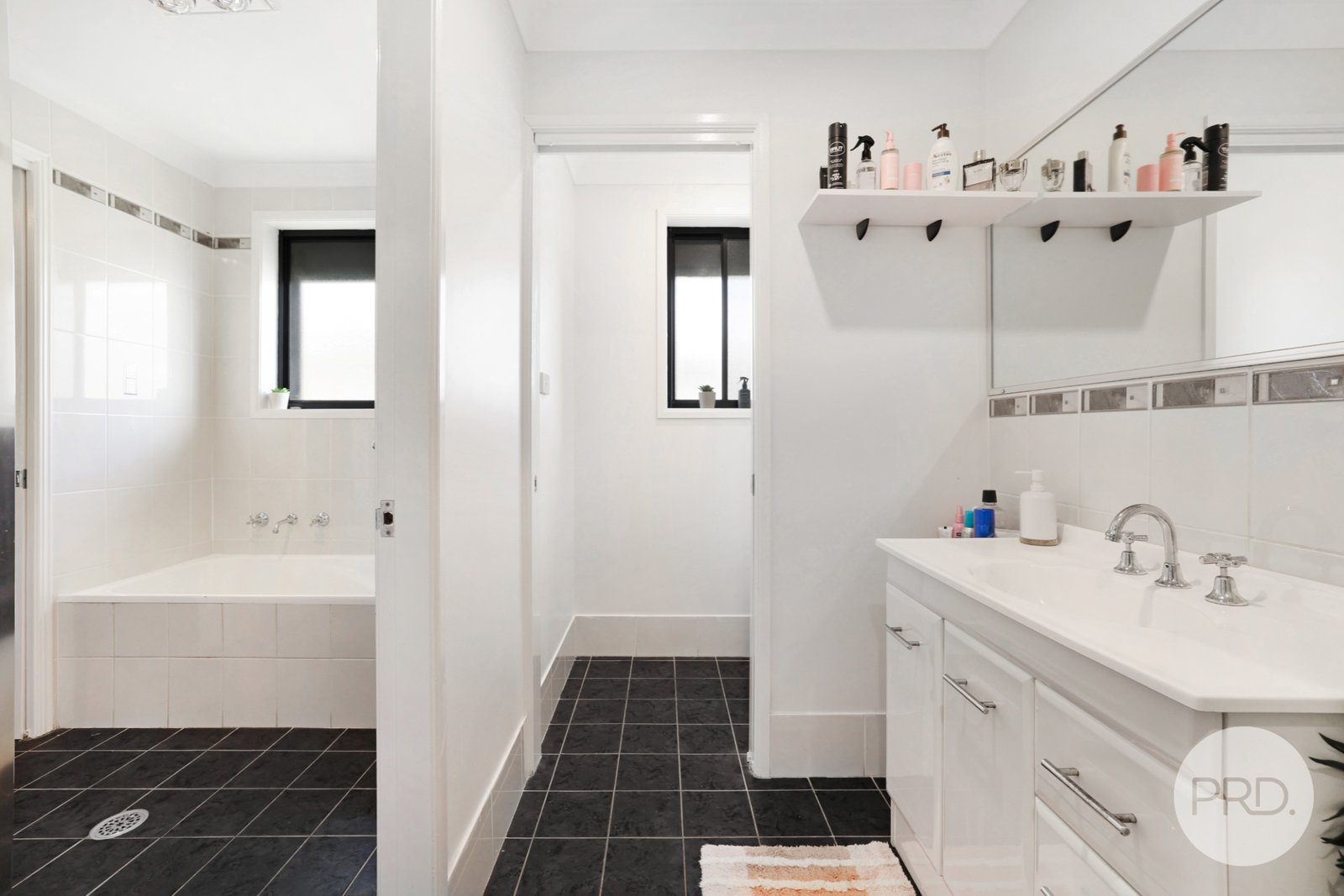 22 Warburton Drive TAMWORTH 13