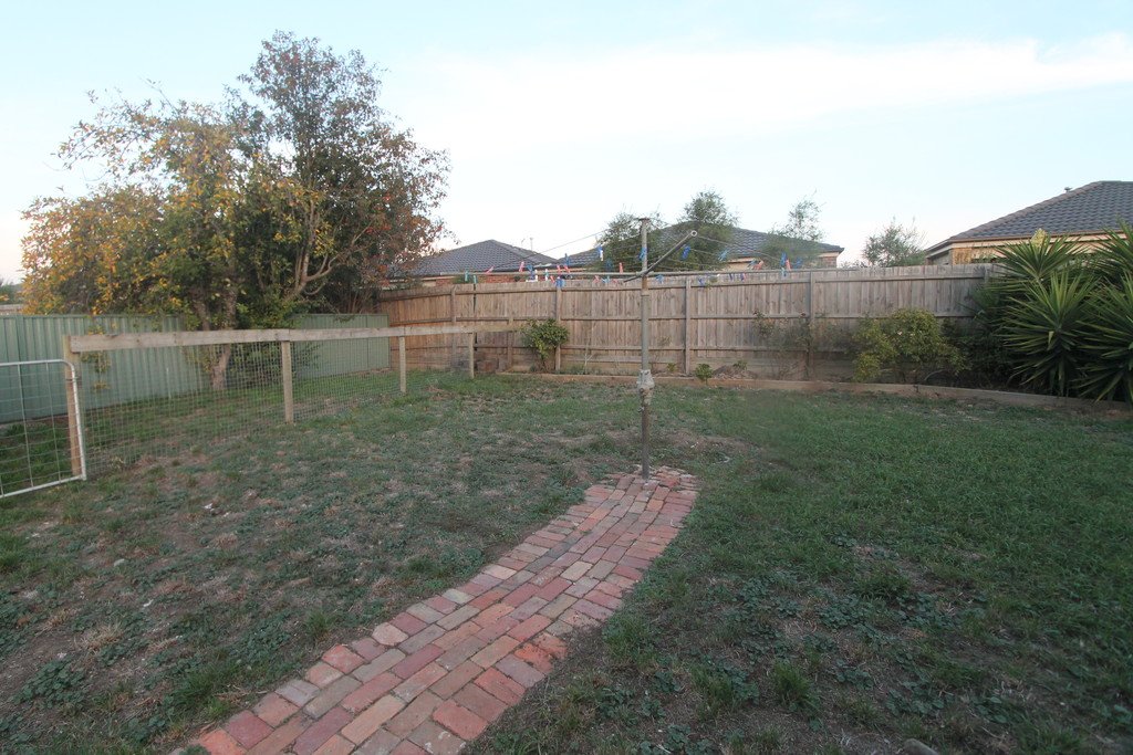 22 Water Street BROWN HILL 18