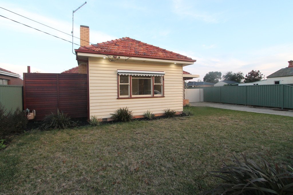 22 Water Street BROWN HILL 21