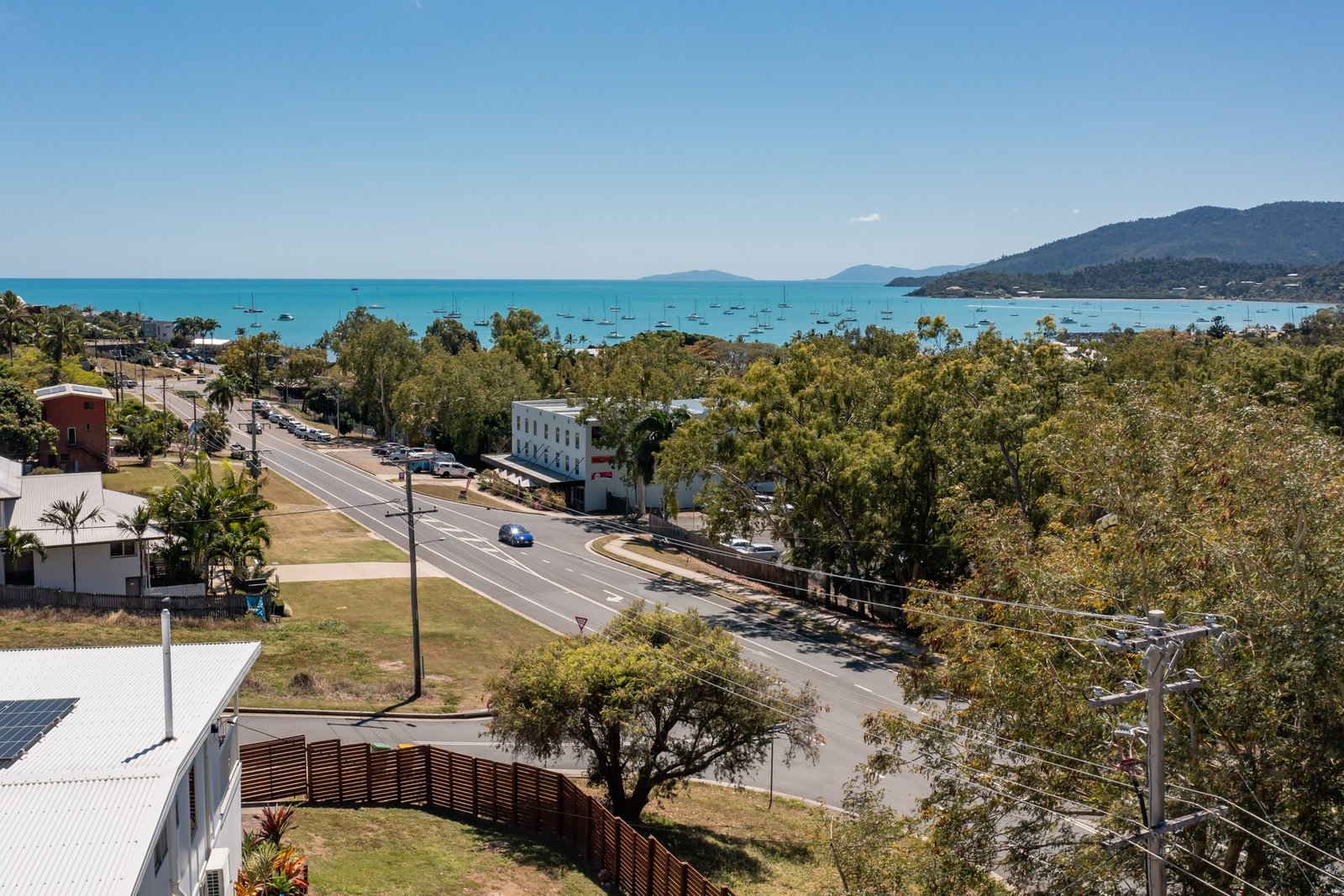 22 Waterson Way AIRLIE BEACH 1