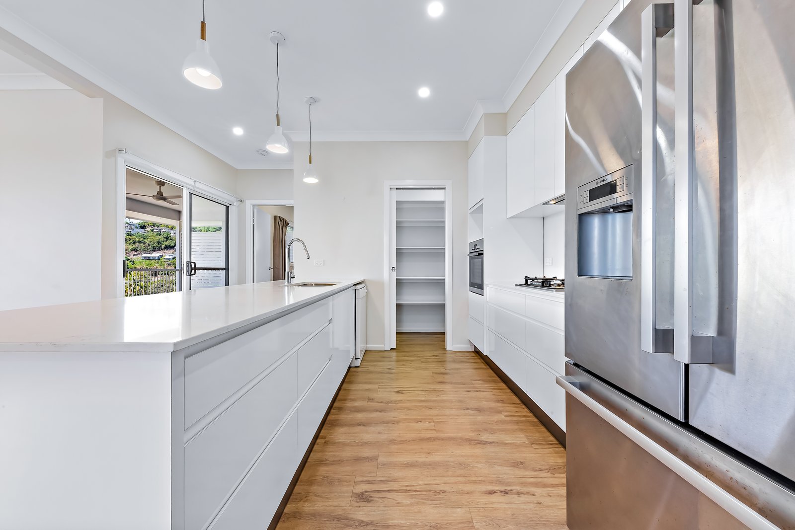 22 Waterson Way AIRLIE BEACH 12