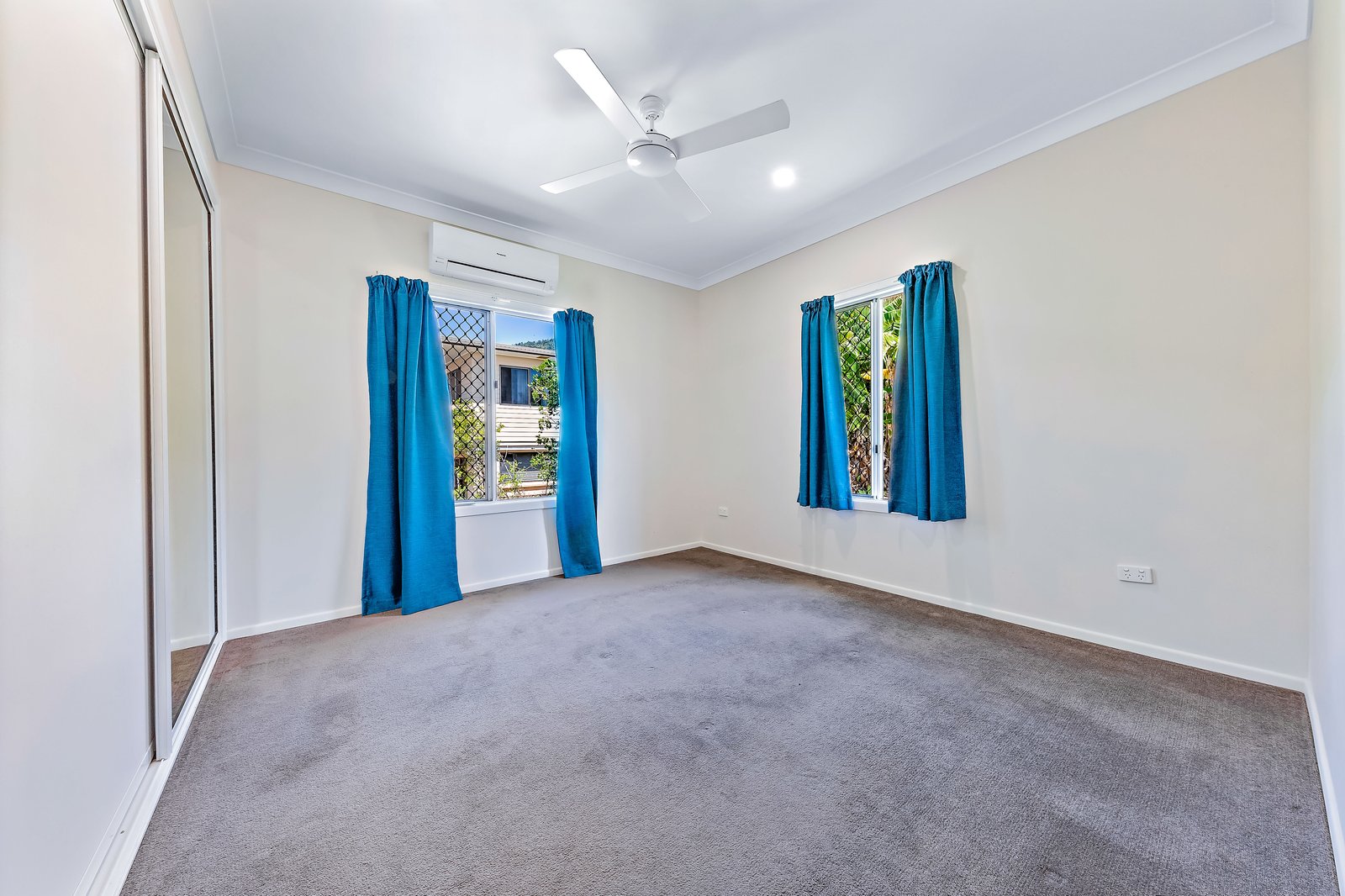 22 Waterson Way AIRLIE BEACH 17