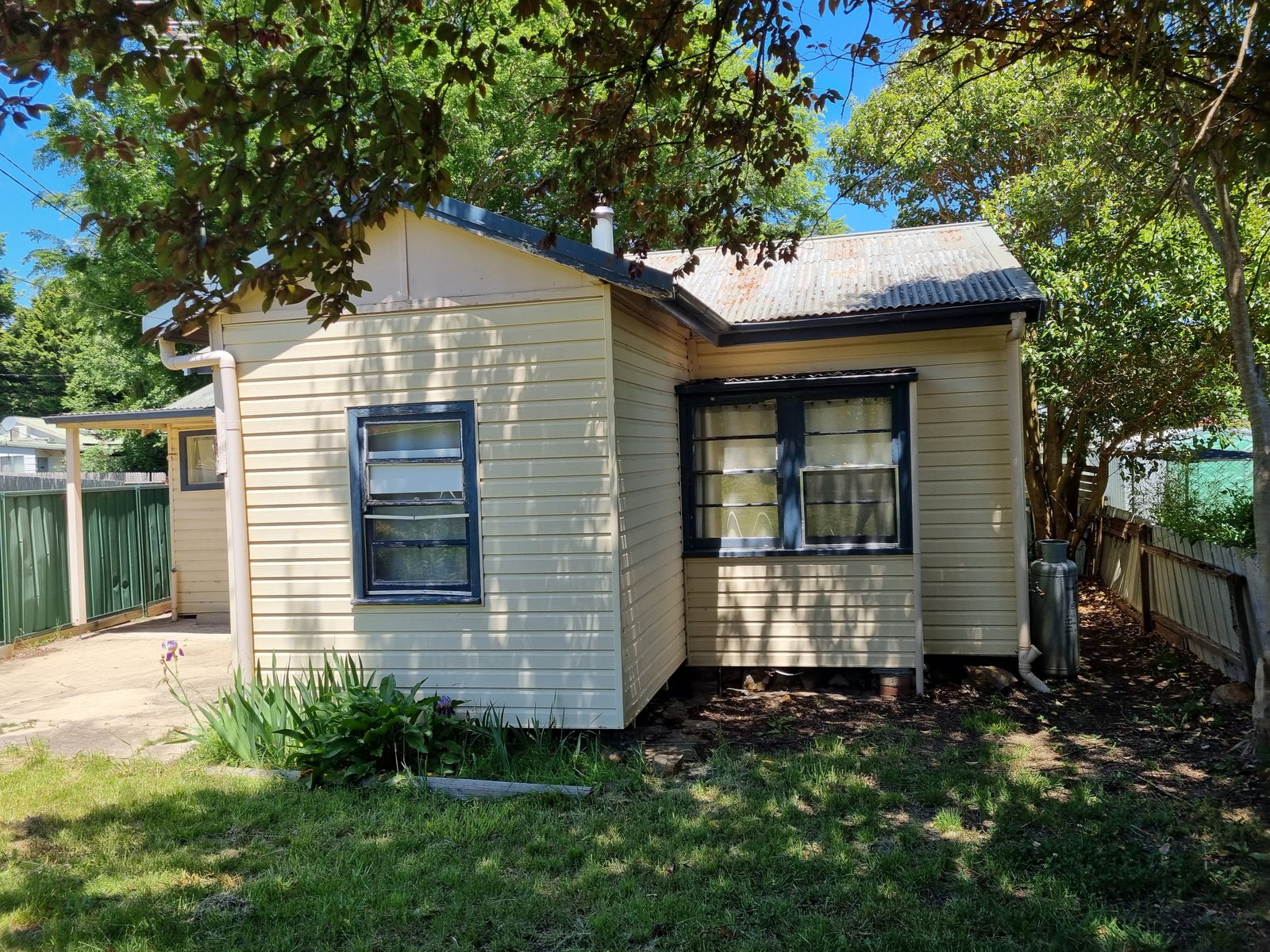 22 Wattle Avenue CAPTAINS FLAT 5