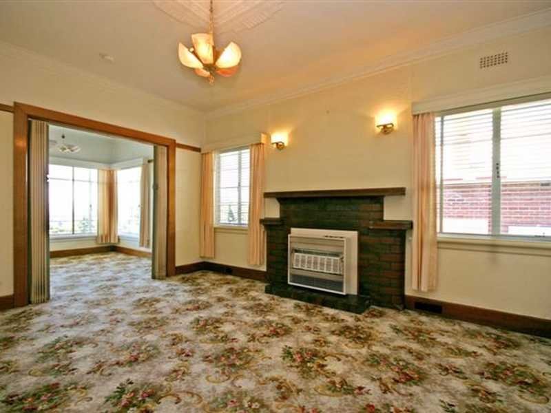 22 Waverley Avenue MOUNT STUART 1