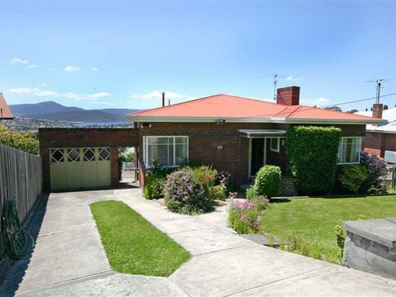 22 Waverley Avenue MOUNT STUART 2