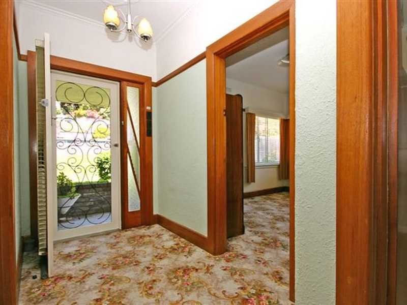 22 Waverley Avenue MOUNT STUART 9