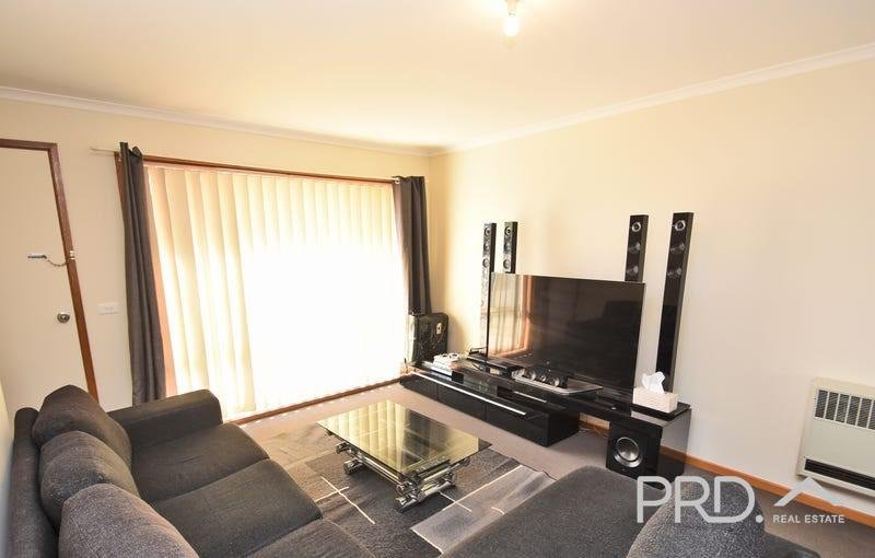 2/2 West Road BURONGA 2