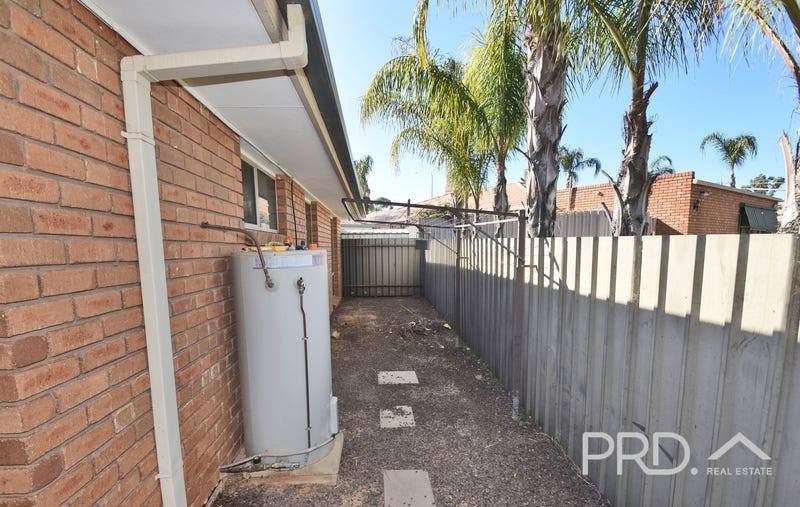 2/2 West Road BURONGA 5