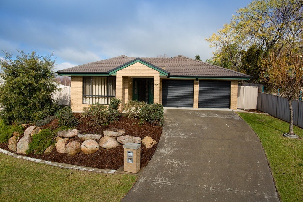 22 Whernside Drive WODONGA 3