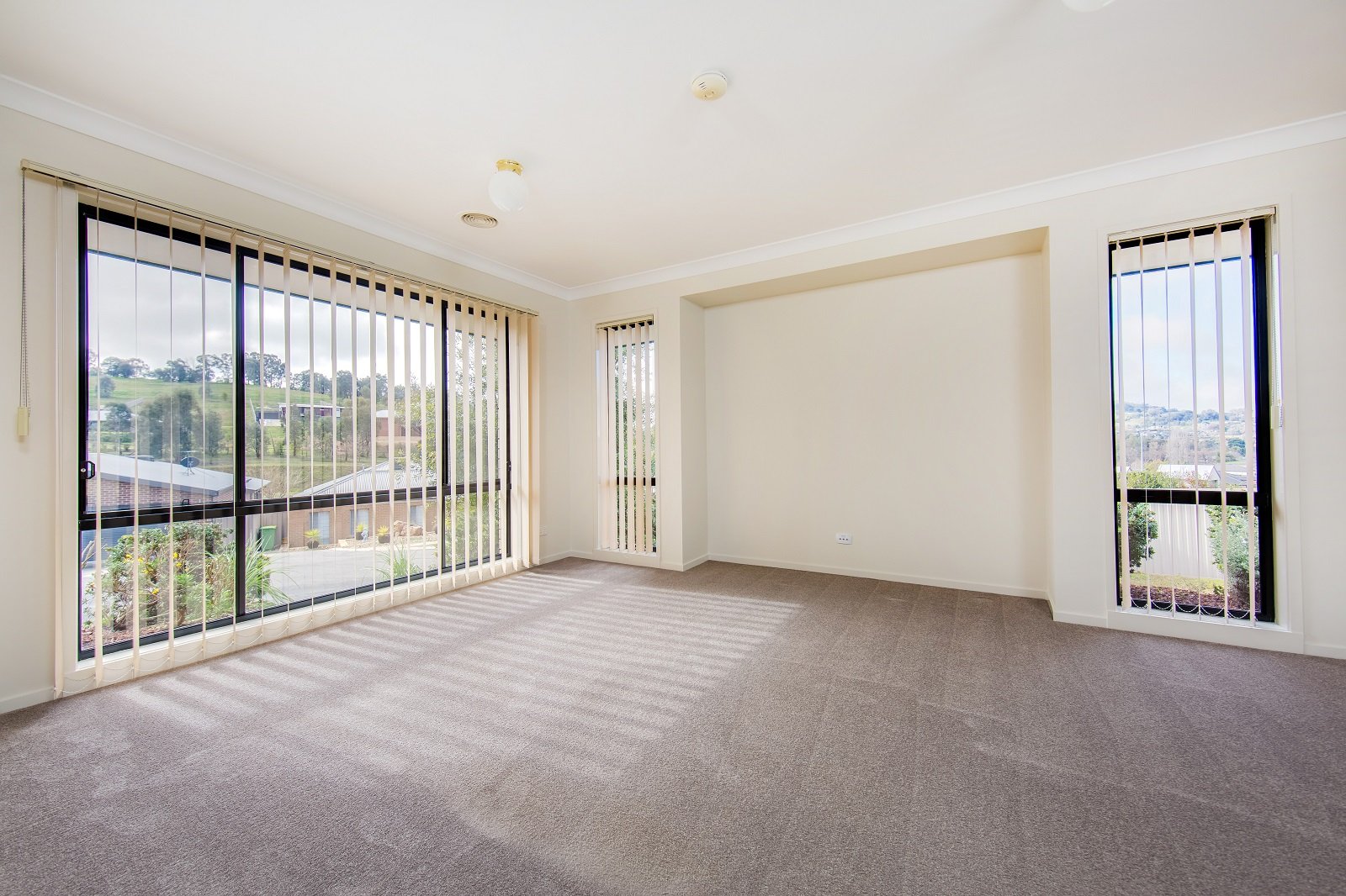 22 Whernside Drive WODONGA 4