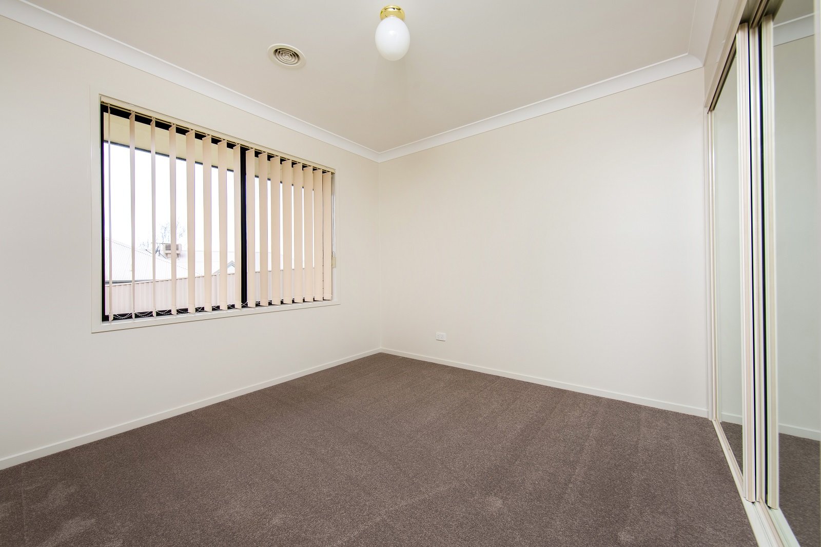 22 Whernside Drive WODONGA 11