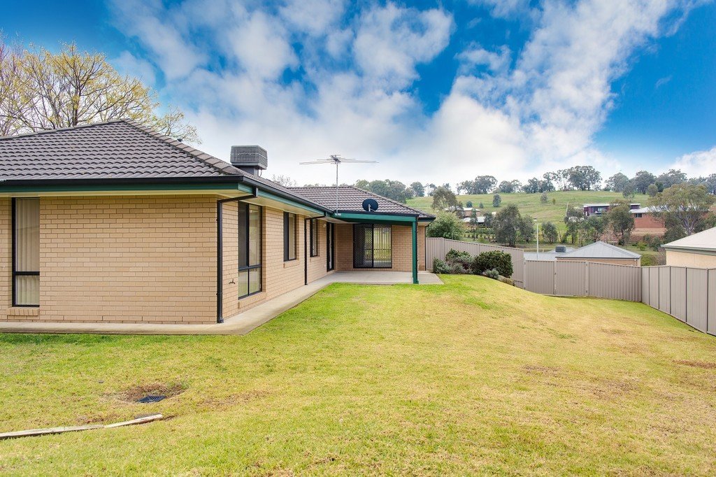 22 Whernside Drive WODONGA 14