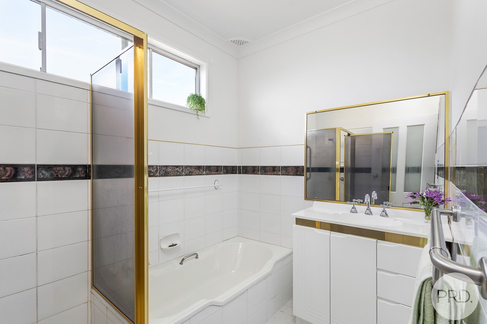 22 Whitbread Drive LEMON TREE PASSAGE 16