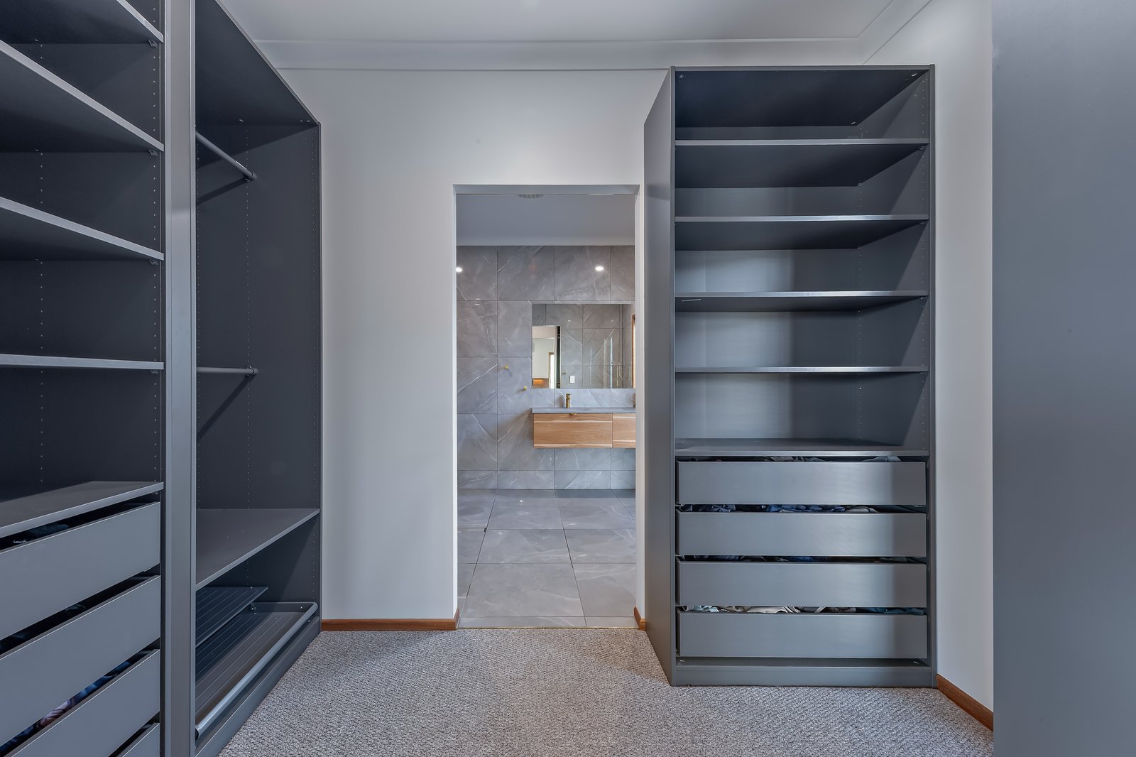 22 Whitehaven Cres  CANNONVALE 8