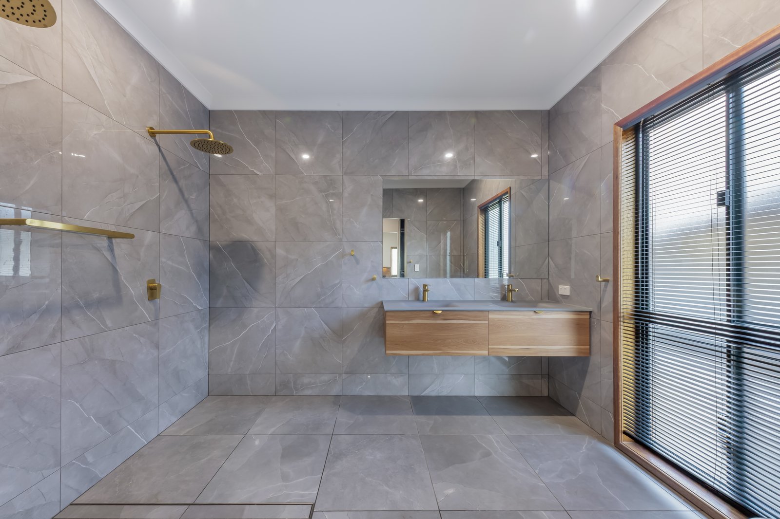 22 Whitehaven Cres  CANNONVALE 9