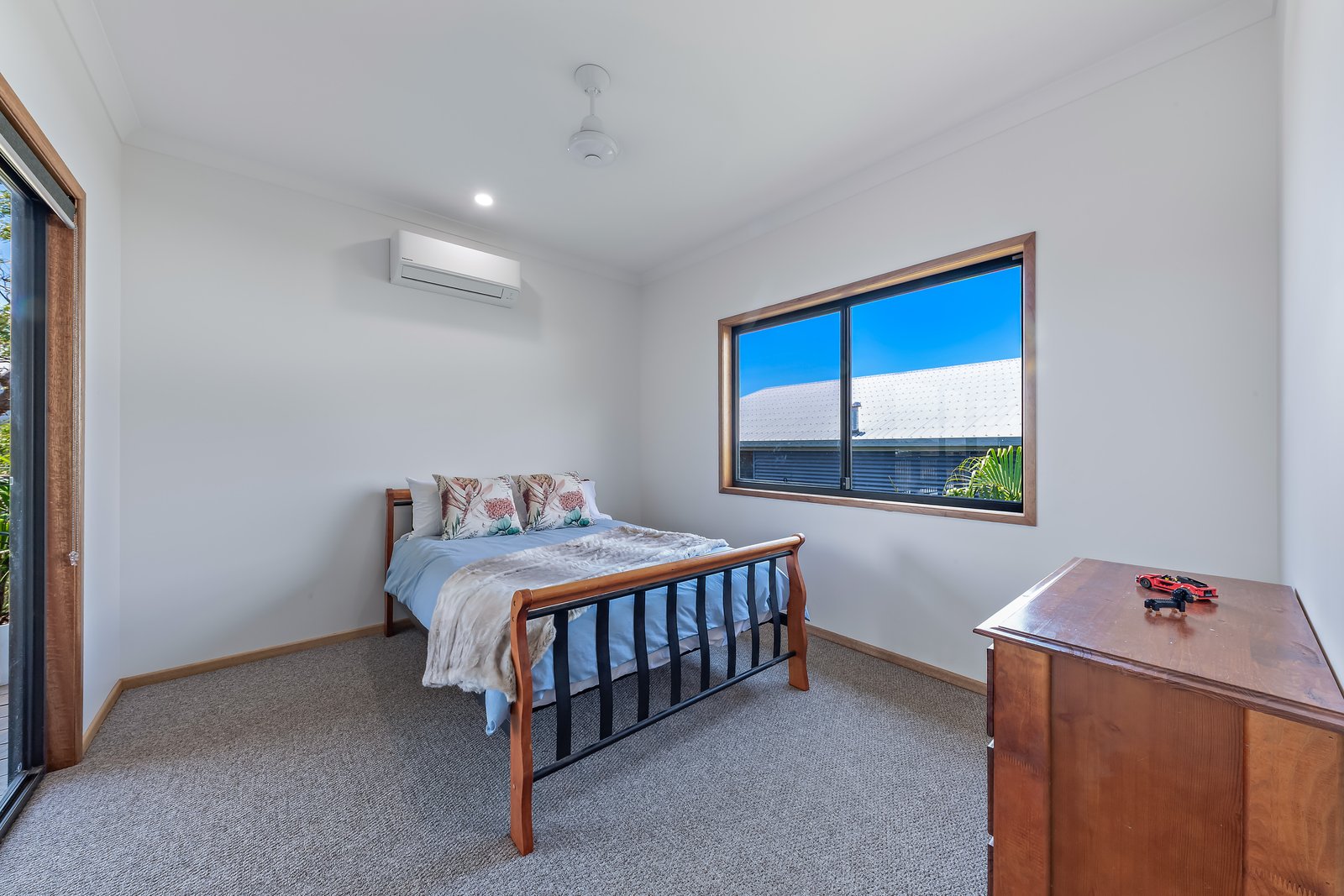 22 Whitehaven Cres  CANNONVALE 11