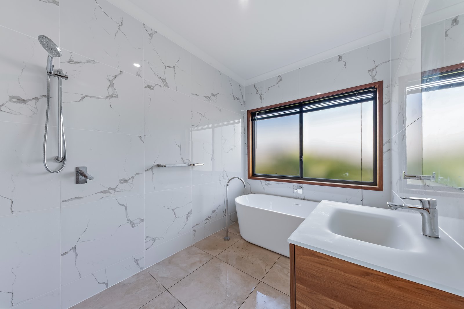 22 Whitehaven Cres  CANNONVALE 13