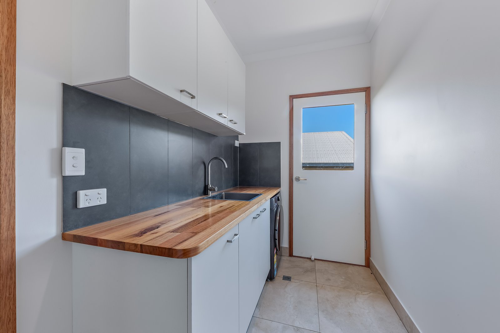 22 Whitehaven Cres  CANNONVALE 14